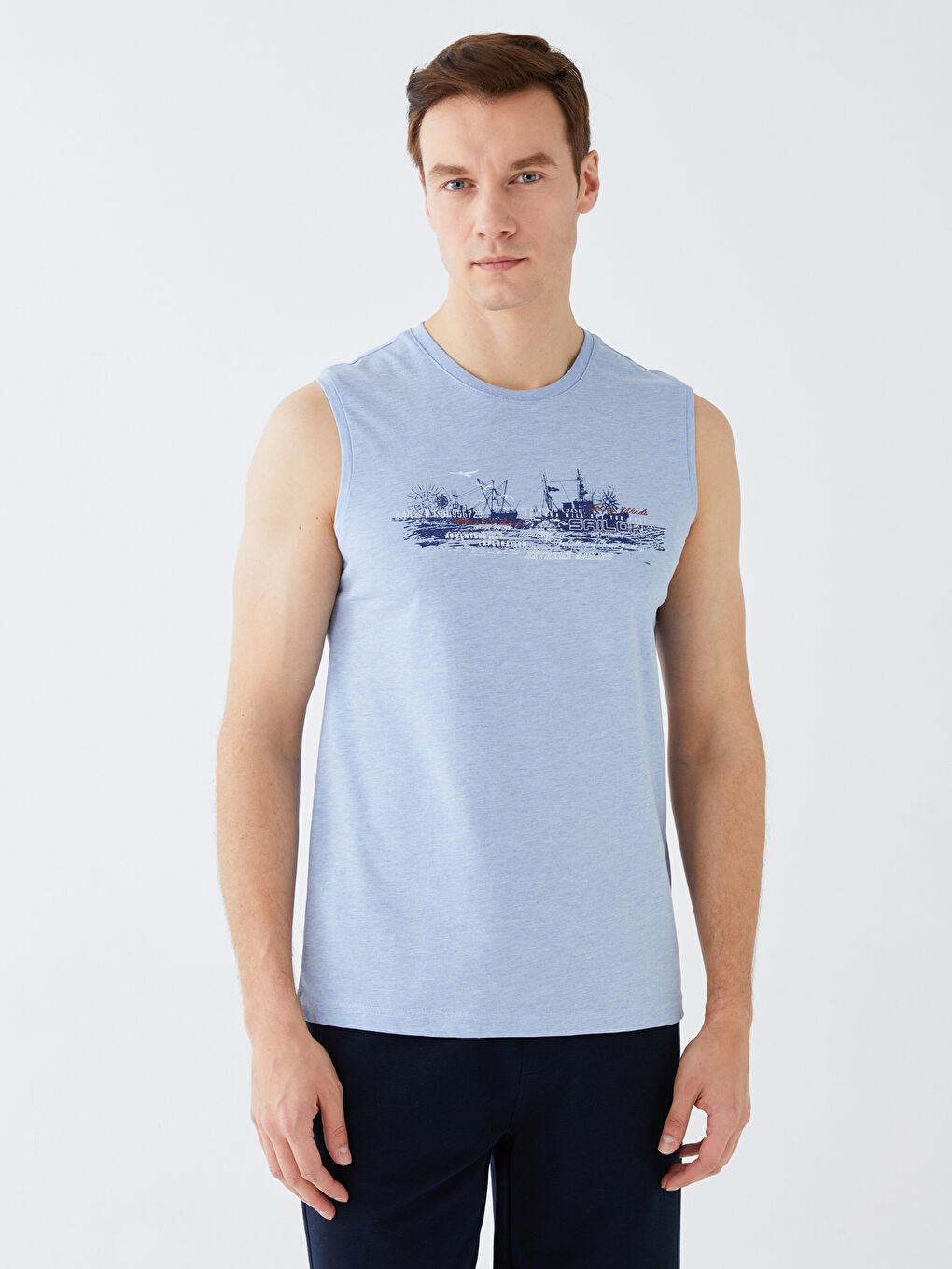 تيشيرت بدون أكمام مطبوع برقبة دائرية جيرسي للرجال-2