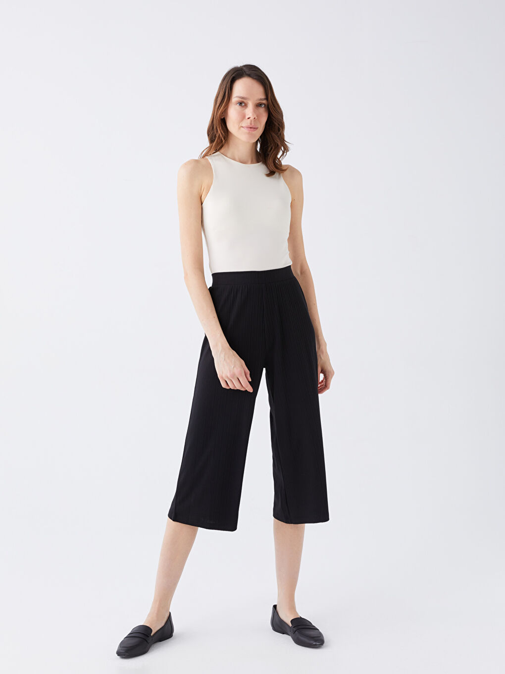 Women's Elasticated Waist Plain Capri