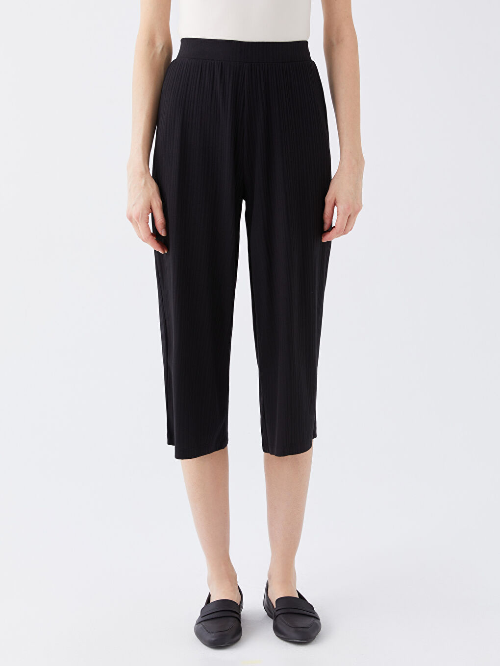 Women's Elasticated Waist Plain Capri-2