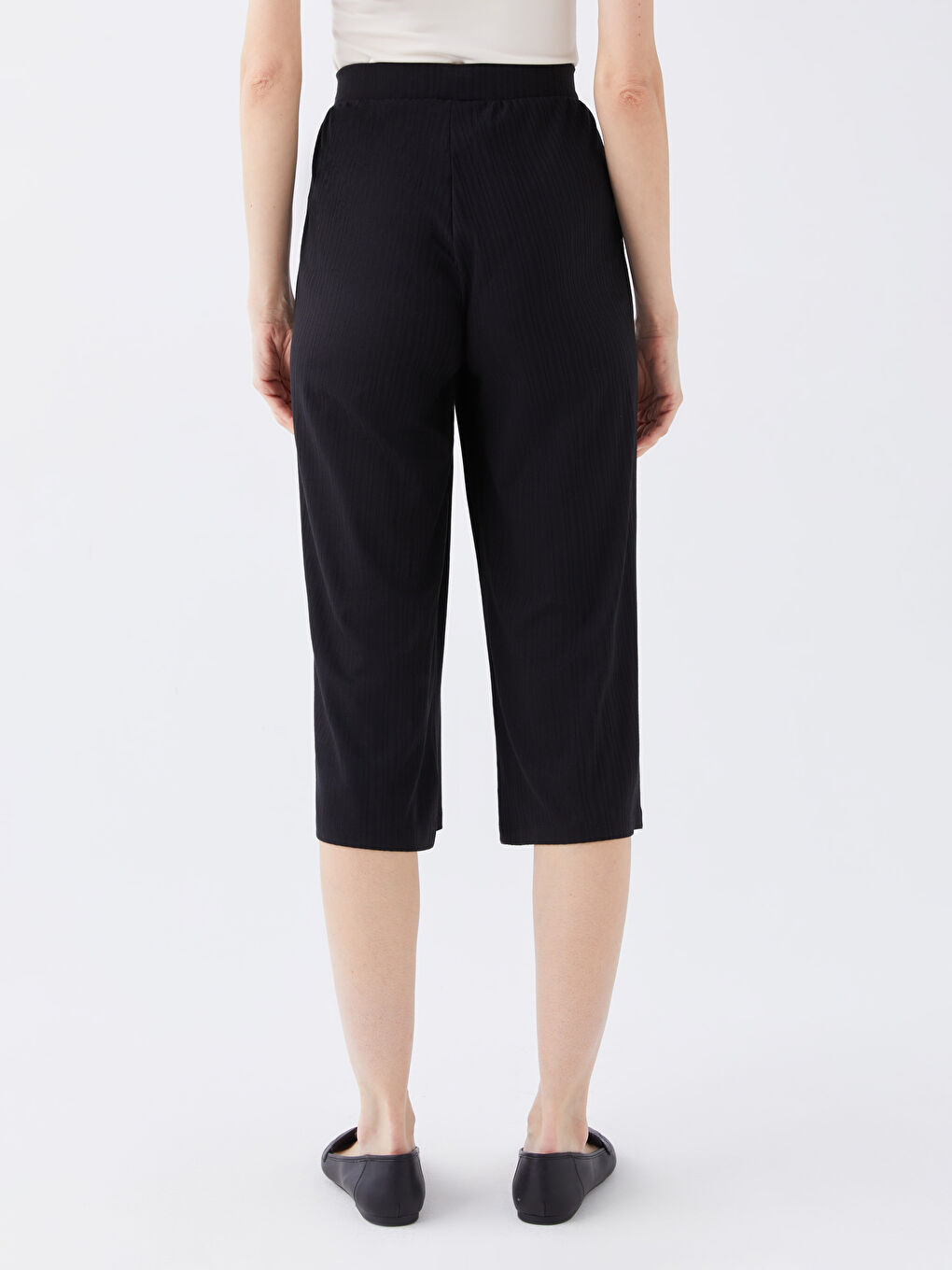 Women's Elasticated Waist Plain Capri-3