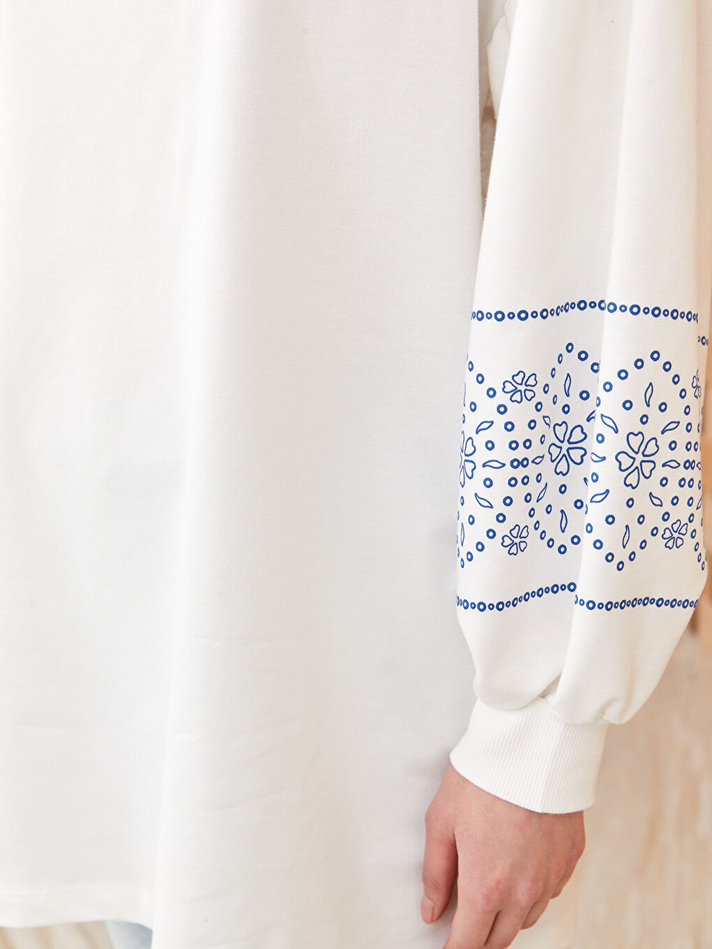 Ekru Bisiklet Yaka Baskılı Uzun Kollu Oversize Kadın Sweatshirt Tunik-3