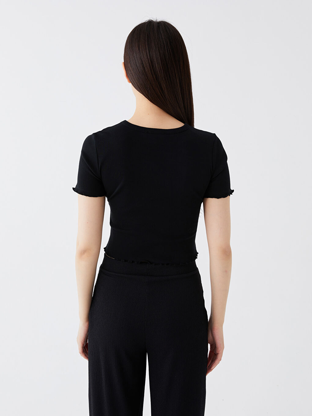 Siyah Bisiklet Yaka Baskılı Kısa Kollu Kadın Crop-4