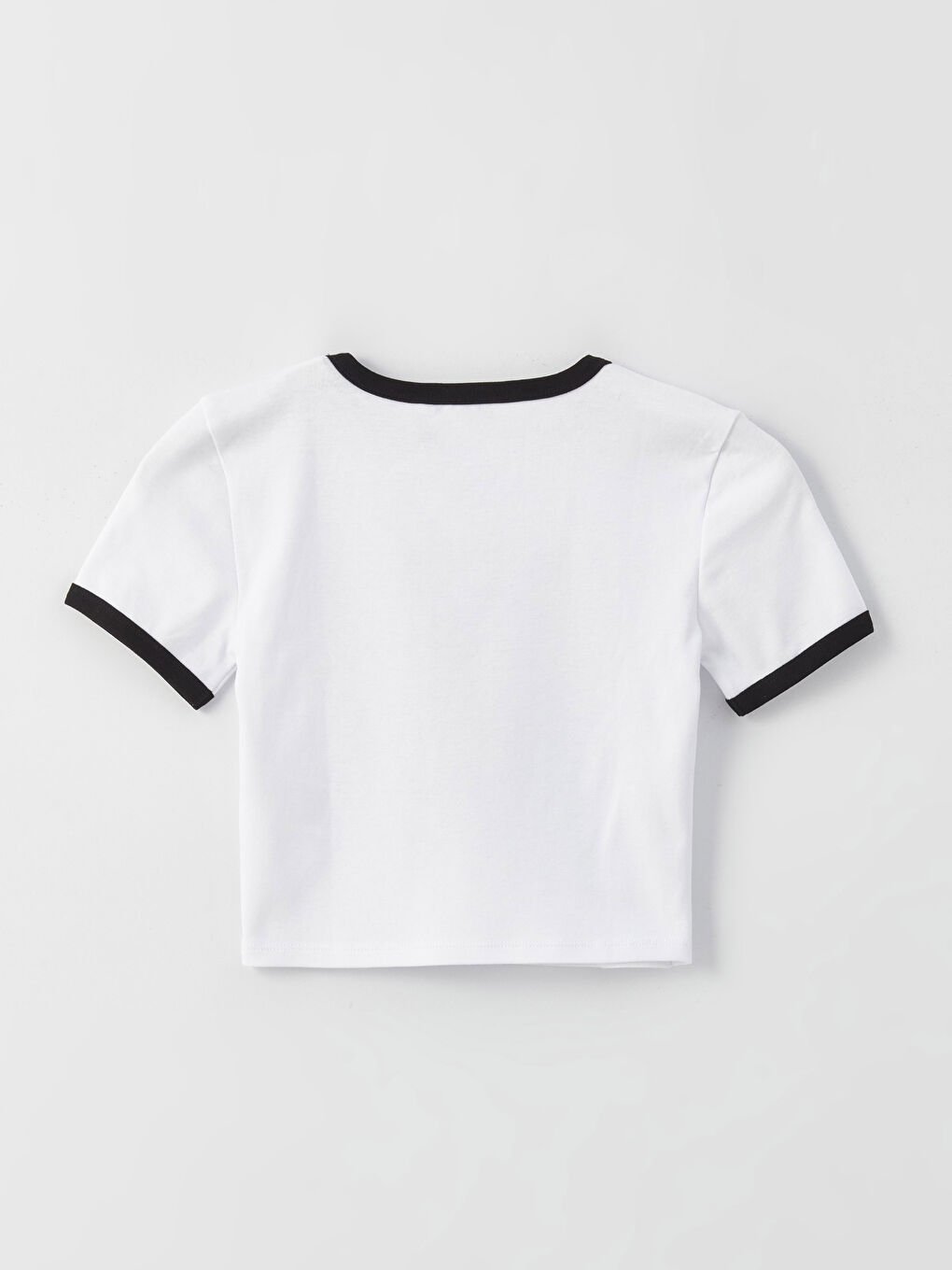 توب قصير مطبوع بياقة دائرية وكم قصير للسيدات-6