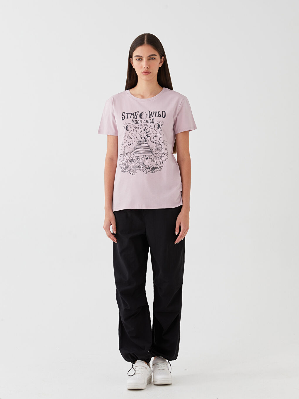 تيشيرت نسائي بأكمام قصيرة وياقة دائرية مطبوع-2