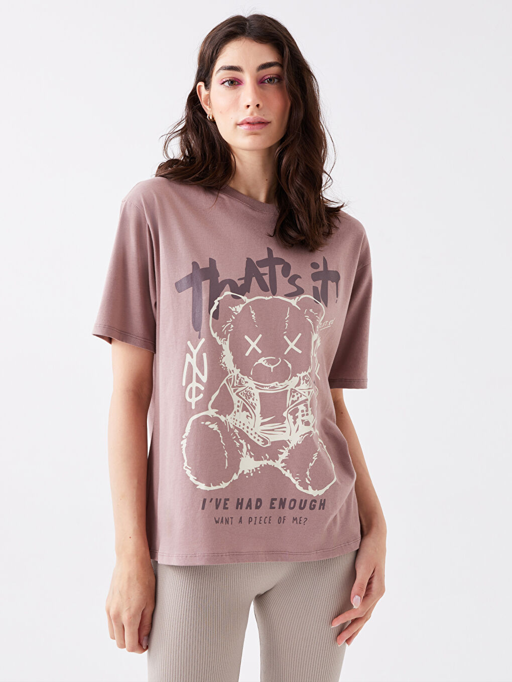 Kahverengi Bisiklet Yaka Baskılı Kısa Kollu Oversize Kadın Tişört-1