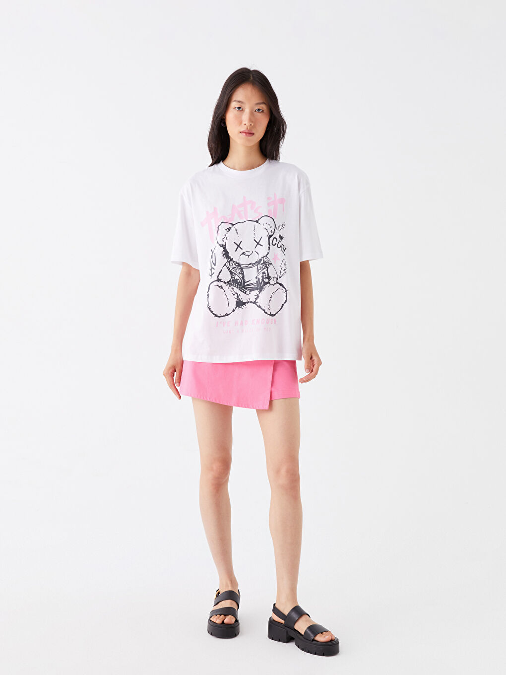 Beyaz Bisiklet Yaka Baskılı Kısa Kollu Oversize Kadın Tişört-1