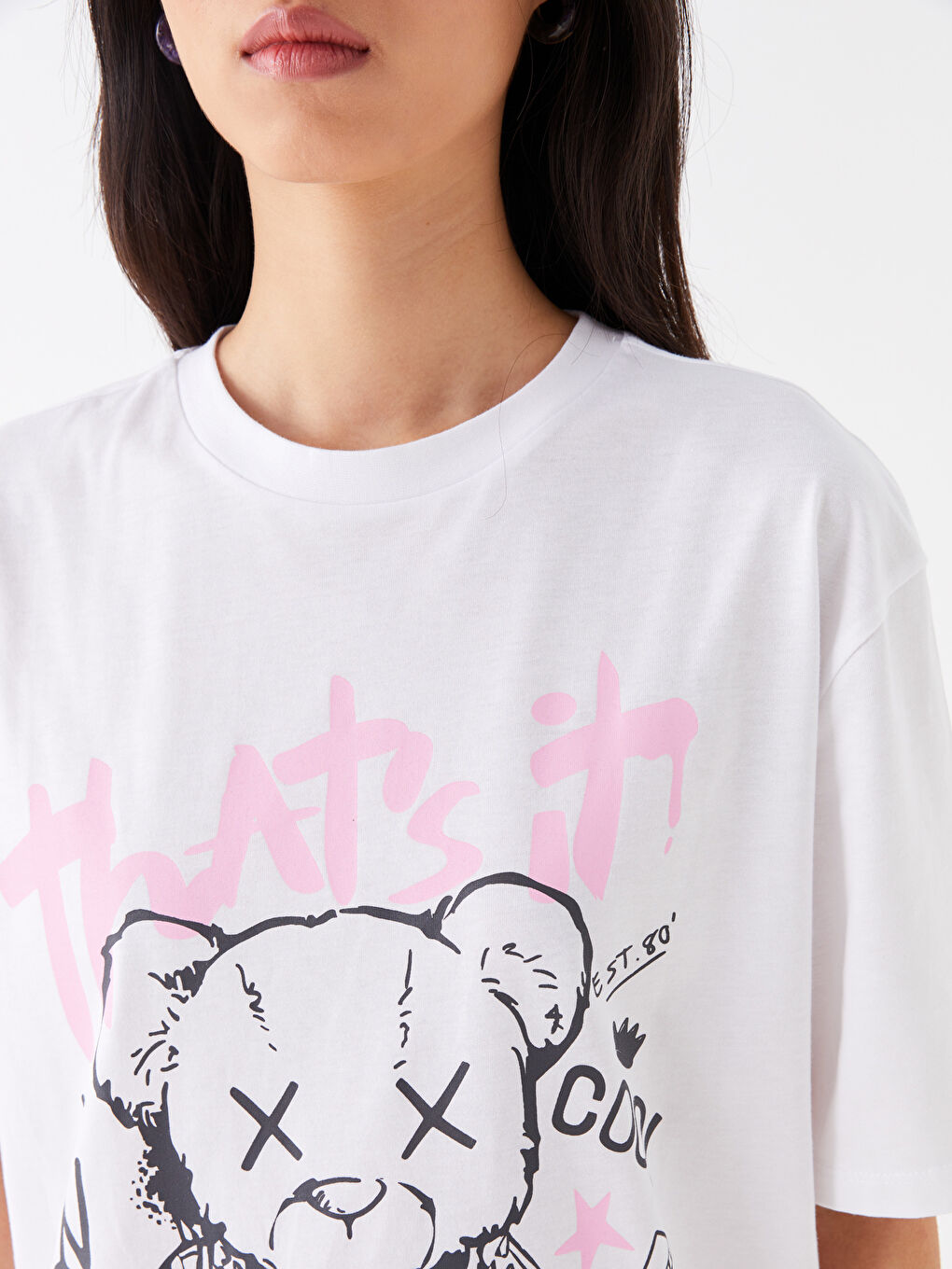 Beyaz Bisiklet Yaka Baskılı Kısa Kollu Oversize Kadın Tişört-3