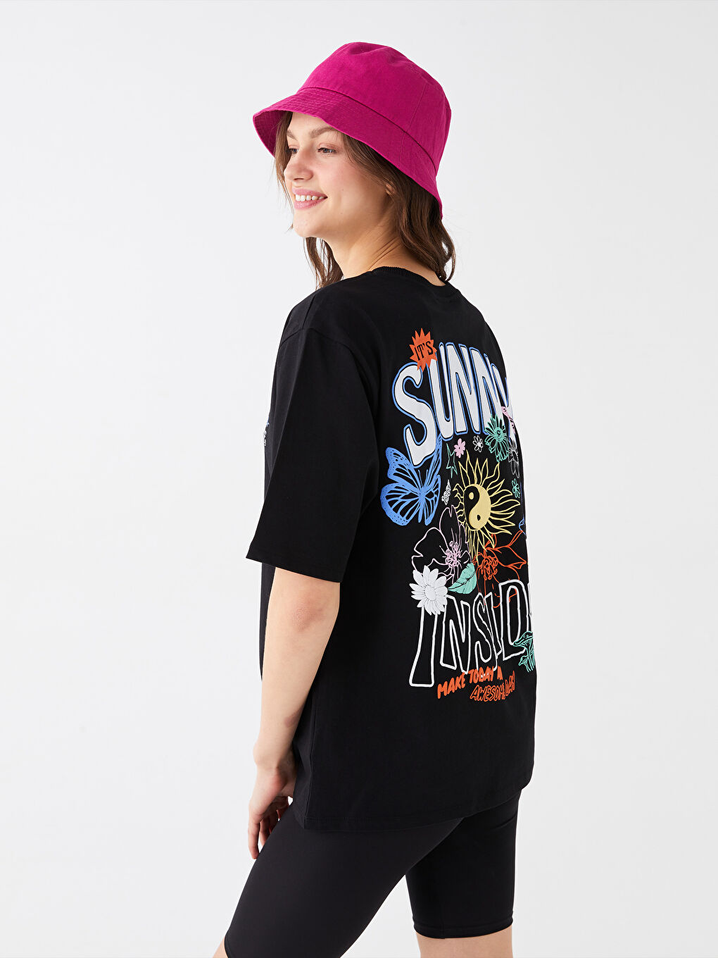 Siyah Bisiklet Yaka Baskılı Kısa Kollu Oversize Kadın Tişört