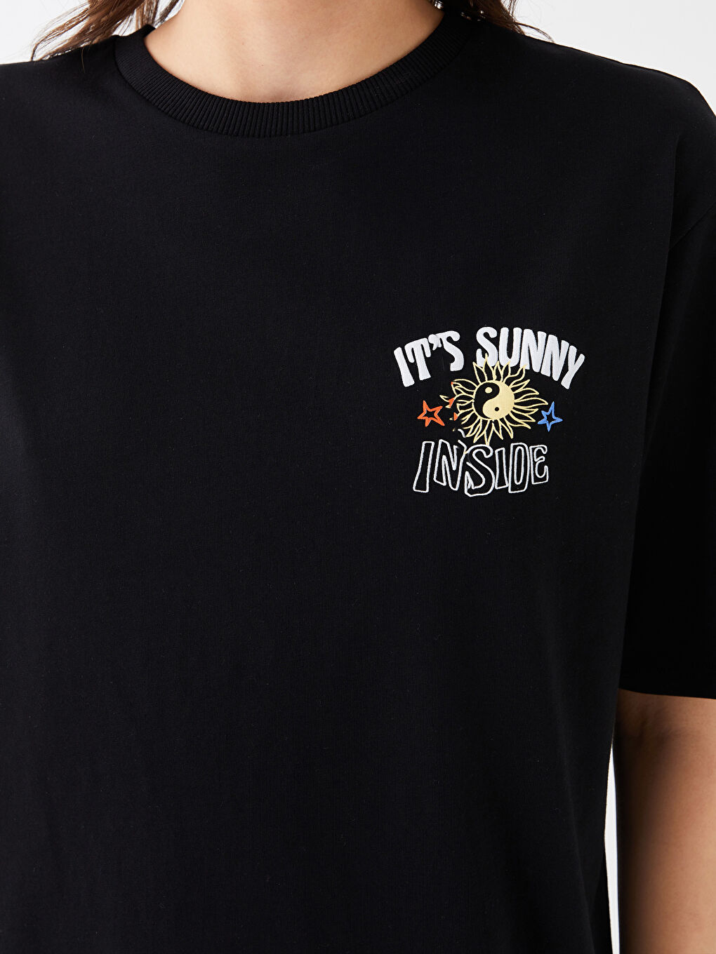 Siyah Bisiklet Yaka Baskılı Kısa Kollu Oversize Kadın Tişört-3