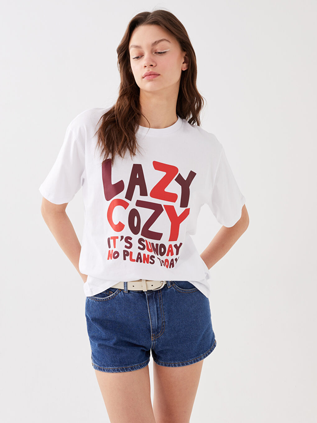 Beyaz Bisiklet Yaka Baskılı Kısa Kollu Oversize Kadın Tişört