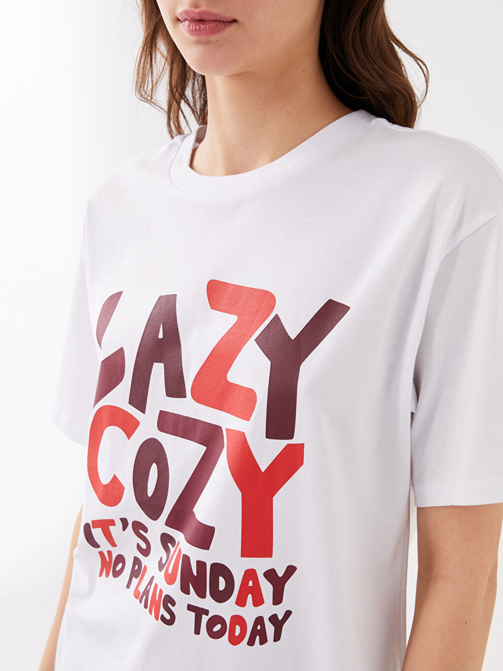 Beyaz Bisiklet Yaka Baskılı Kısa Kollu Oversize Kadın Tişört-3