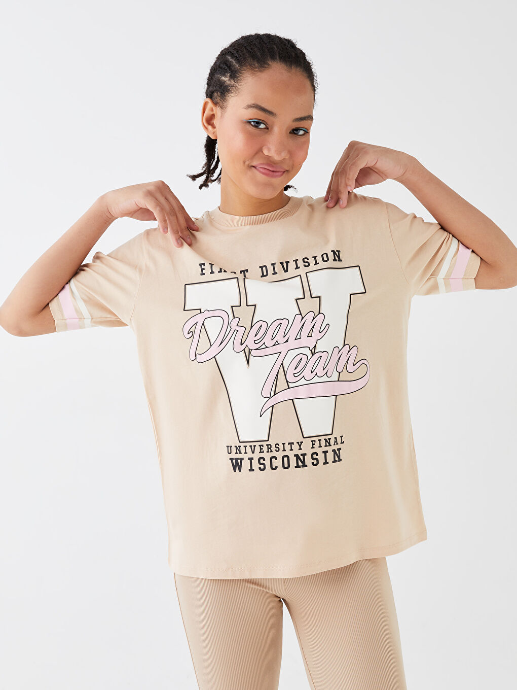 Bej Bisiklet Yaka Baskılı Kısa Kollu Oversize Kadın Tişört-1