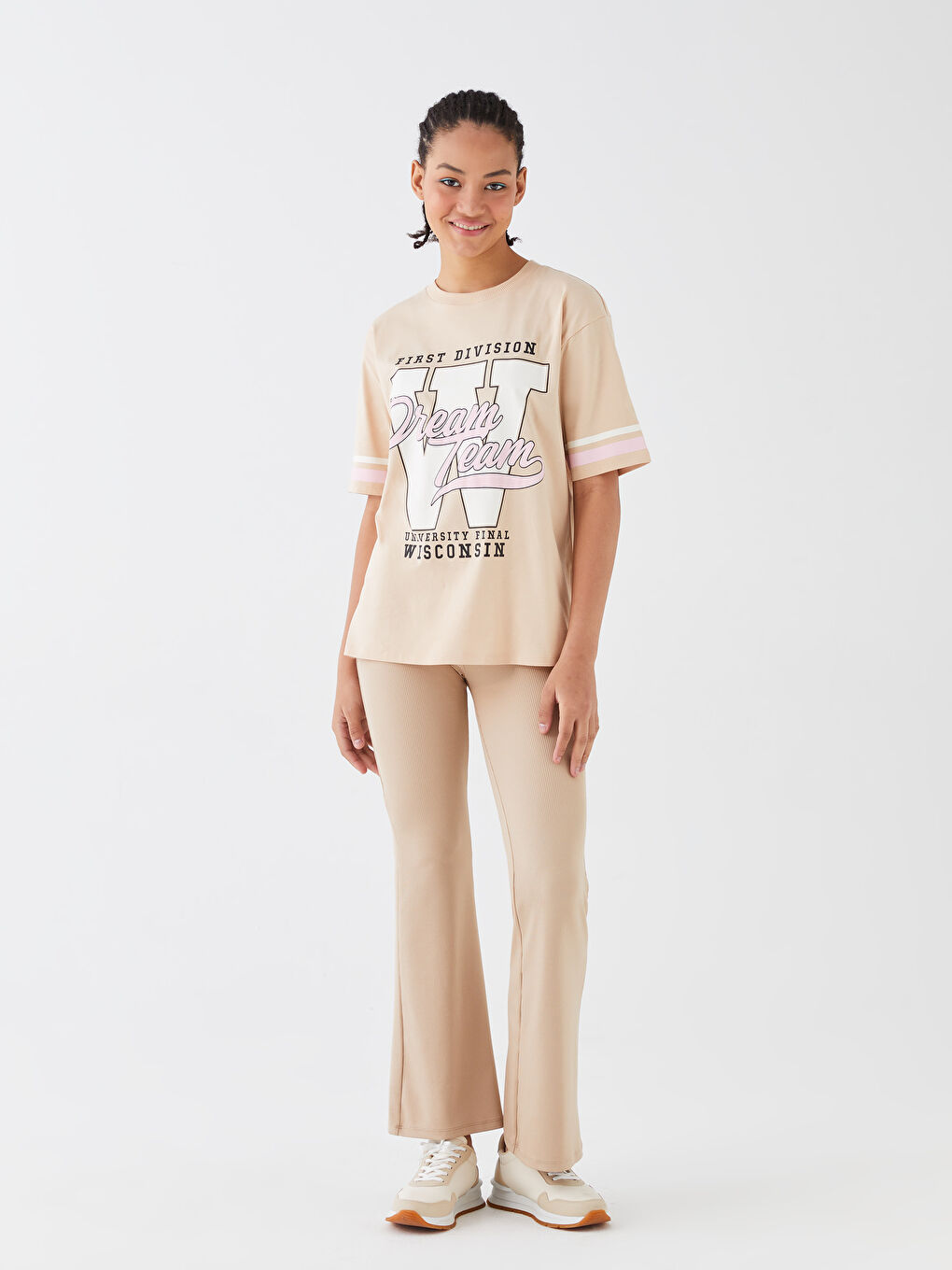 Bej Bisiklet Yaka Baskılı Kısa Kollu Oversize Kadın Tişört-2