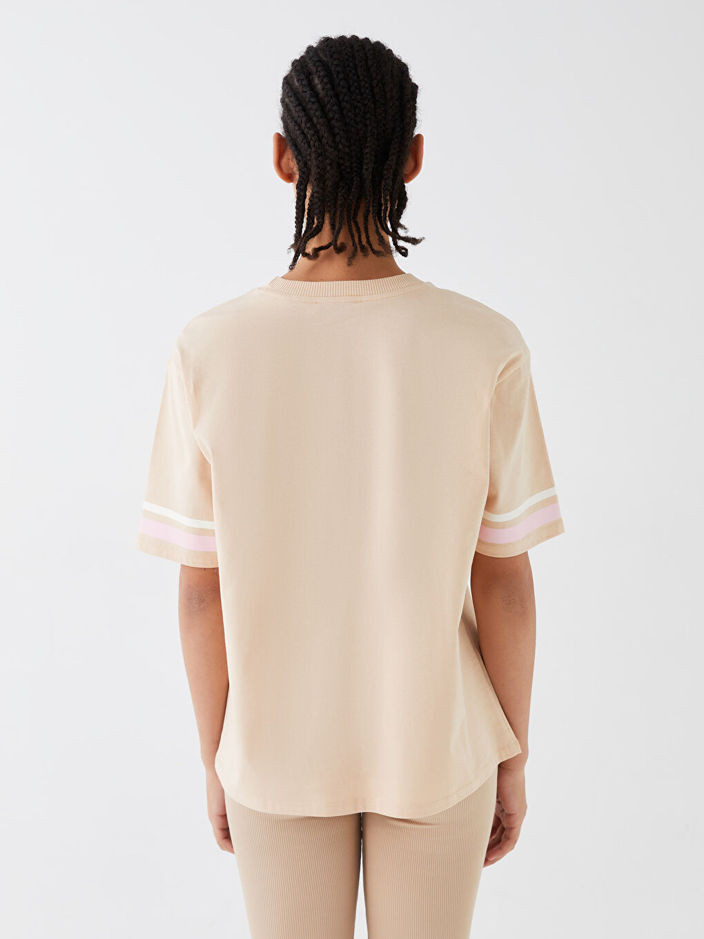 Bej Bisiklet Yaka Baskılı Kısa Kollu Oversize Kadın Tişört-4