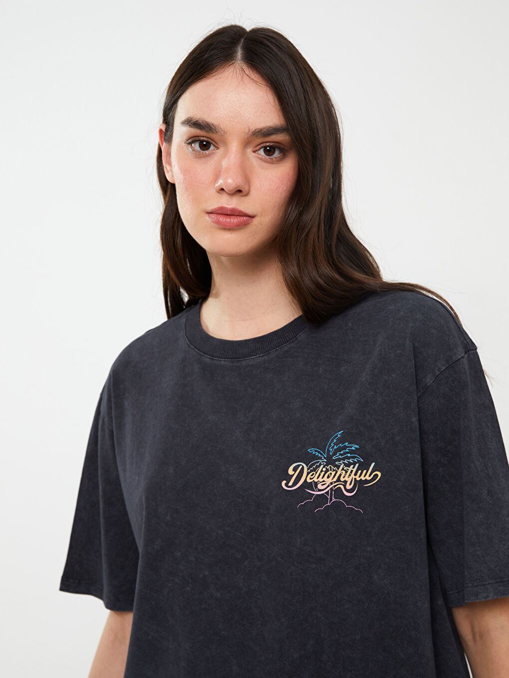 Antrasit Bisiklet Yaka Baskılı Kısa Kollu Oversize Kadın Tişört-1