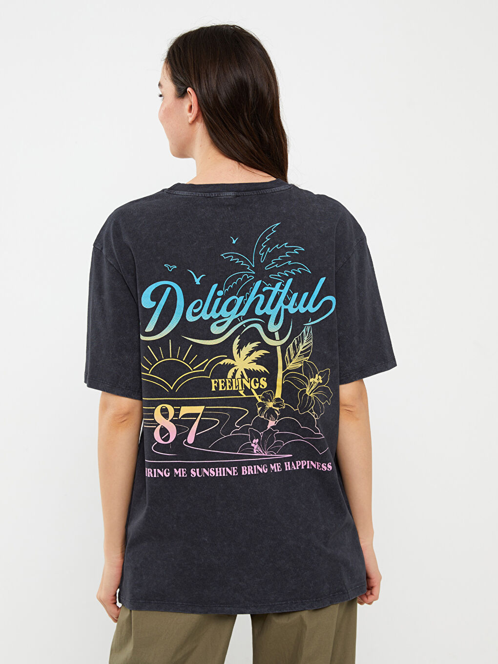 Antrasit Bisiklet Yaka Baskılı Kısa Kollu Oversize Kadın Tişört-4