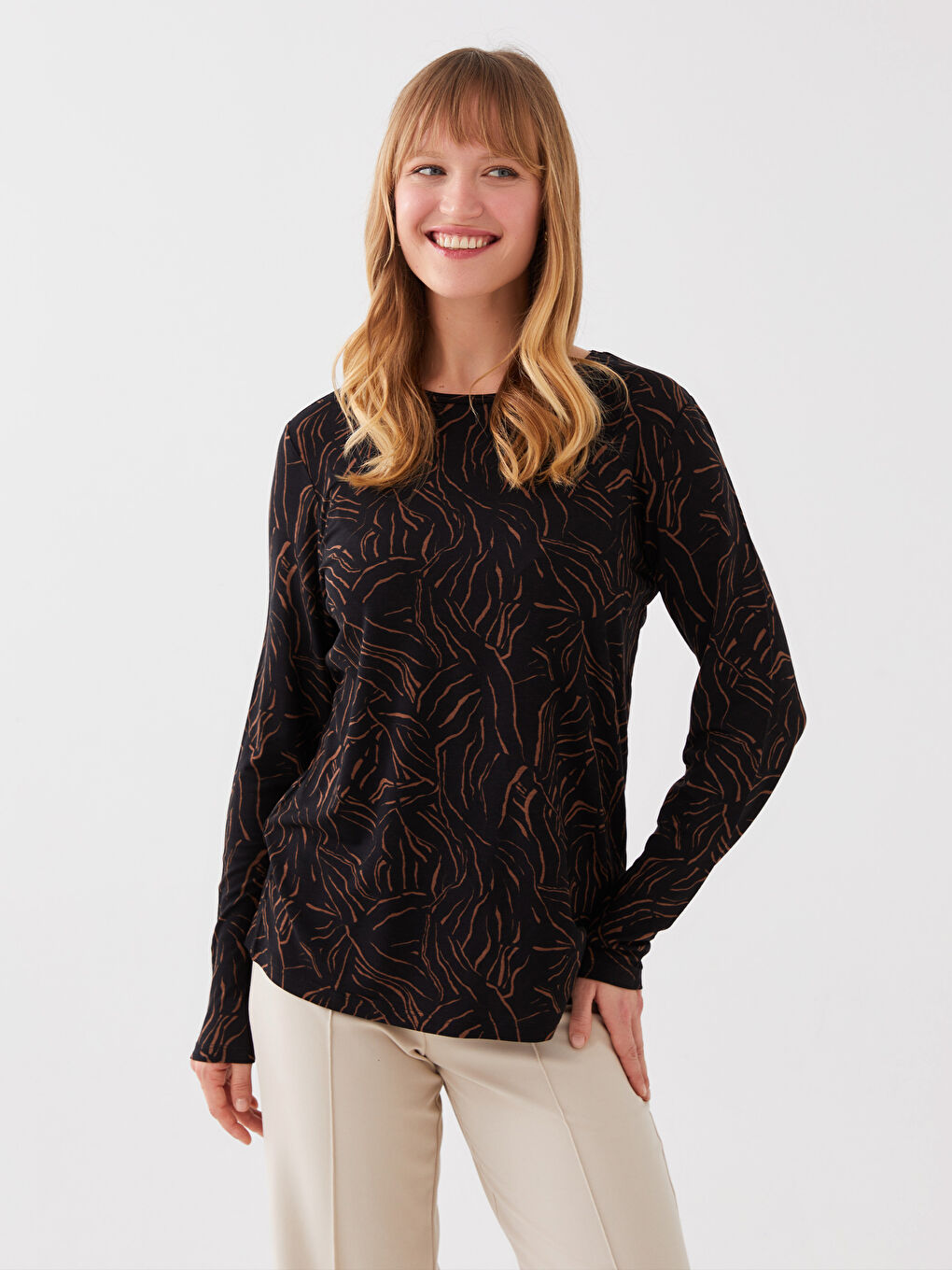 әйелдерге арналған дөңгелек жағалы өрнекті ұзын жең футболка-1