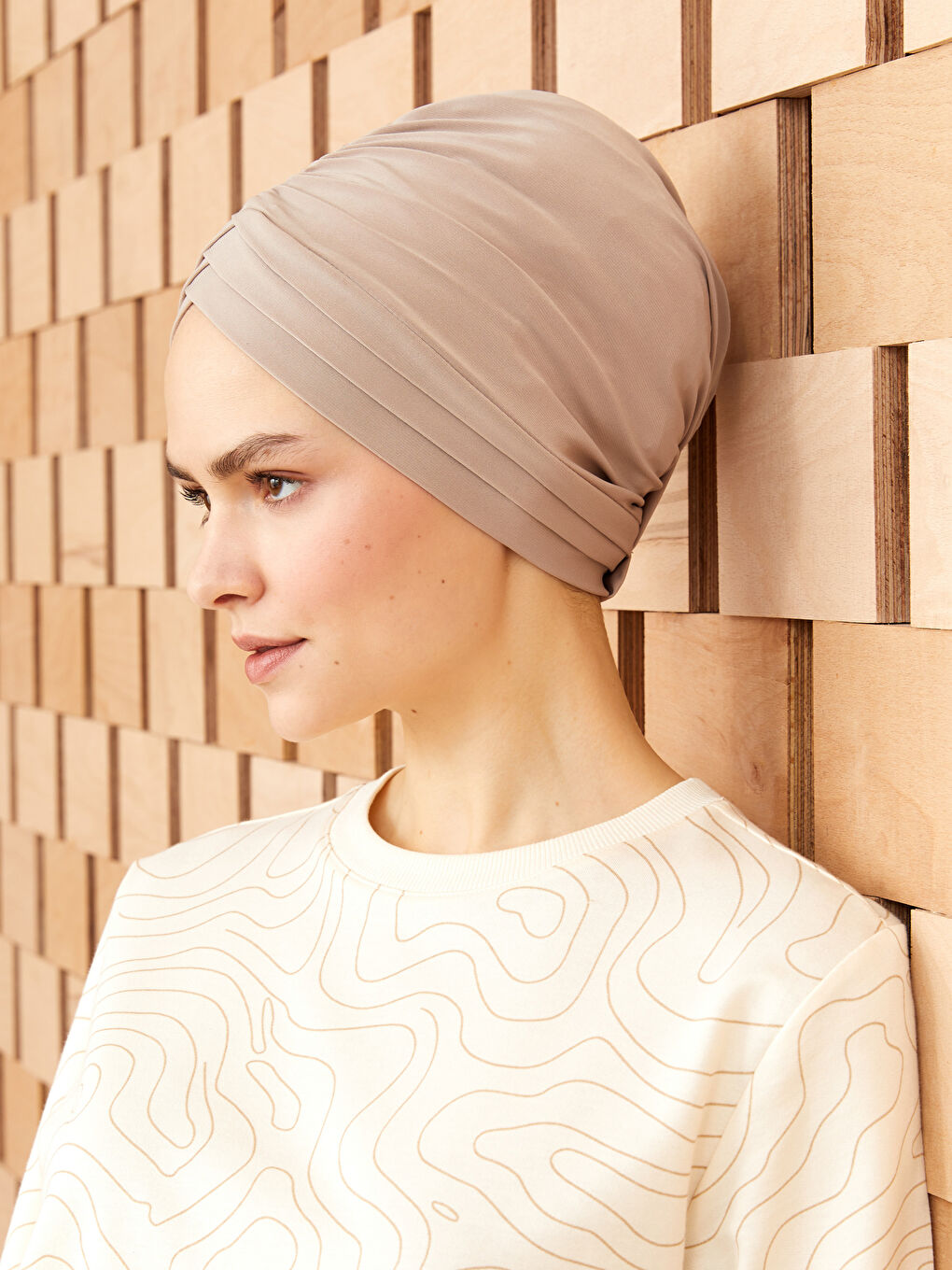 LCW Modest 3-Stripes Women Hijab Bonnet -S3GJ04Z8-DFV