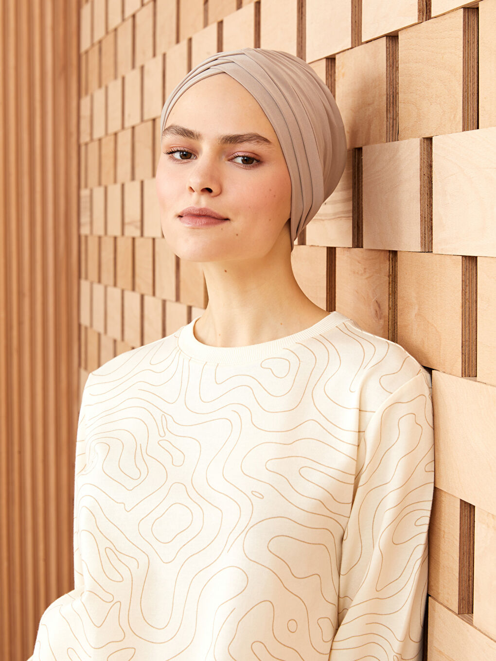 LCW Modest 3-Stripes Women Hijab Bonnet -S3GJ04Z8-DFV