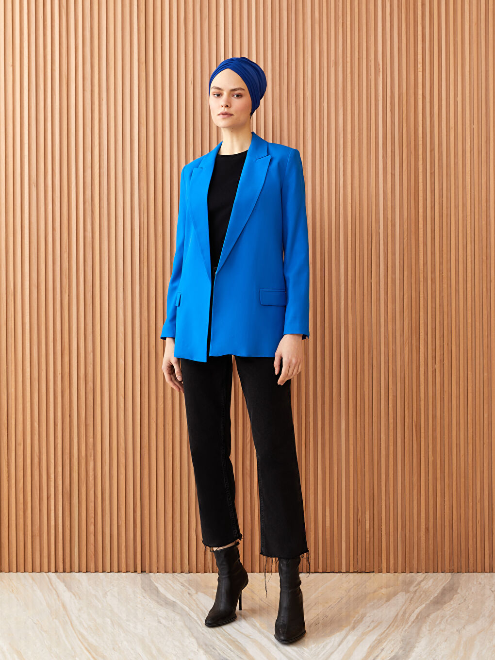 3-Stripes Women Hijab Bonnet-2