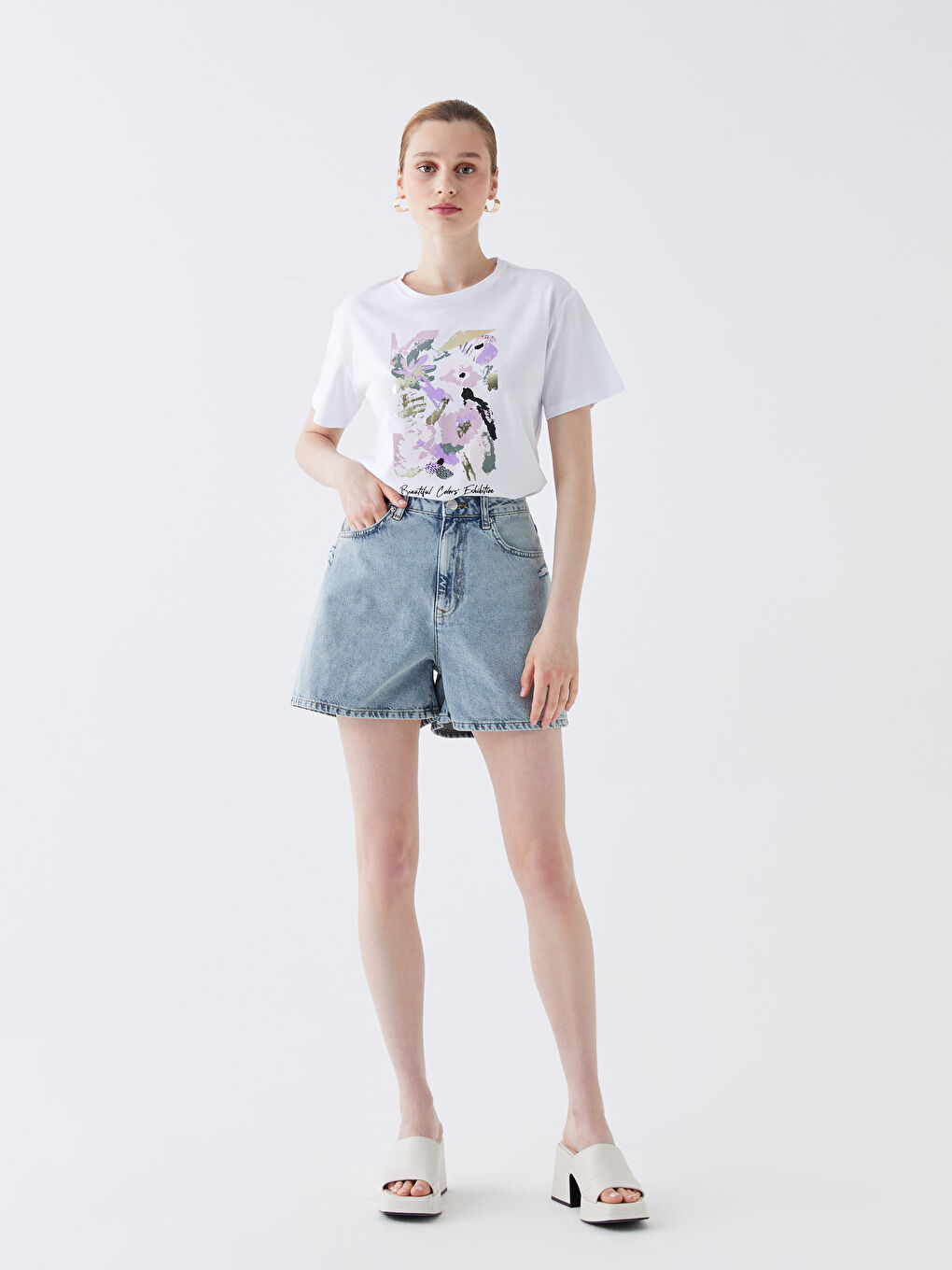 İndigo Yüksek Bel Standart Fit Kadın Jean Şort