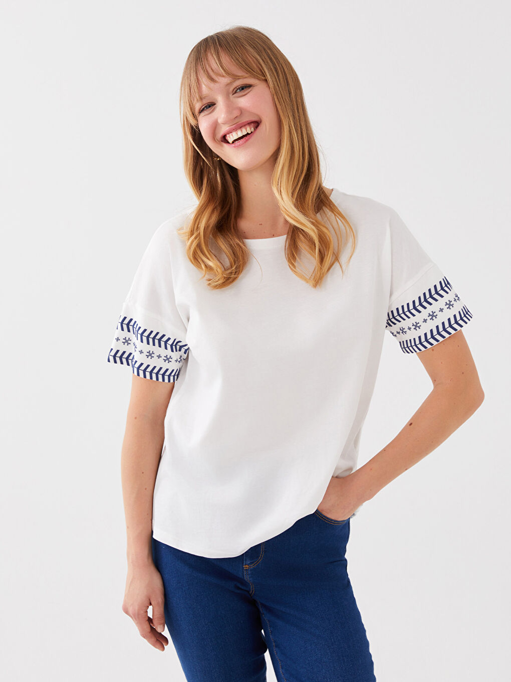 Ekru Bisiklet Yaka Baskılı Kısa Kollu Kadın Tişört