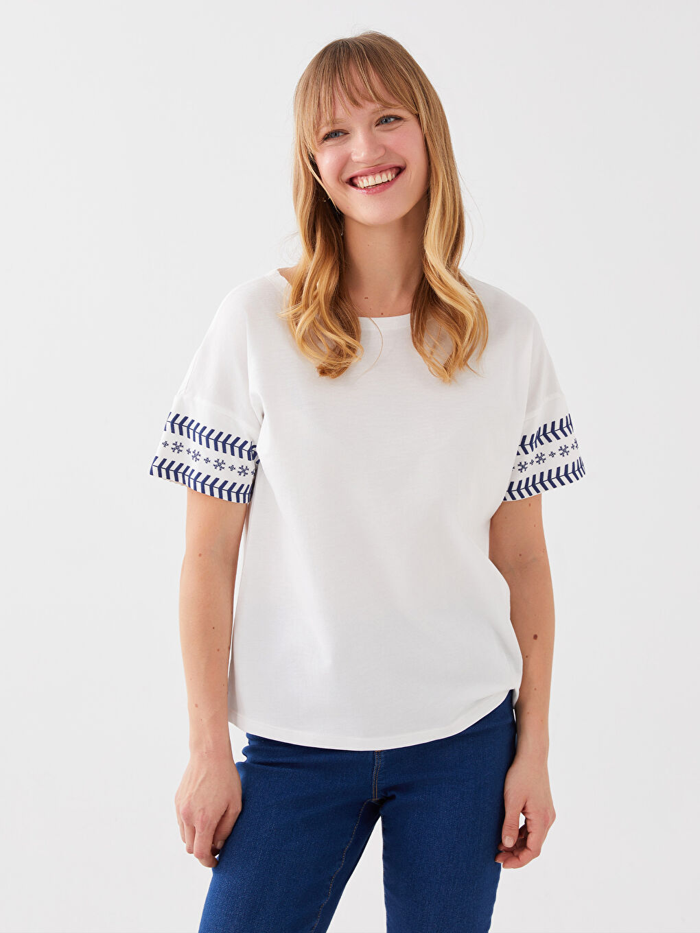 Ekru Bisiklet Yaka Baskılı Kısa Kollu Kadın Tişört-1