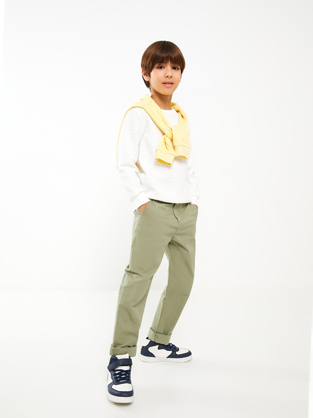 Yeşil Beli Ayarlanabilir Lastikli Erkek Çocuk Pantolon