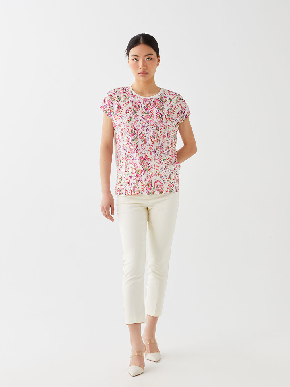 Karışık Bisiklet Yaka Desenli Kısa Kollu Kadın Tişört-3