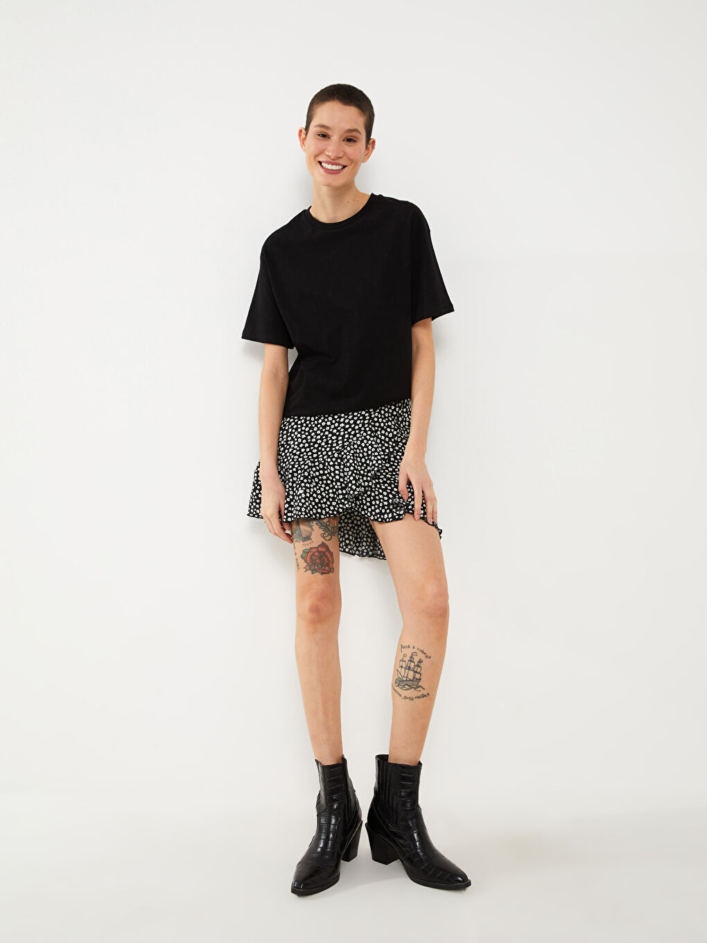 Siyah Beli Lastikli Desenli Kadın Etek