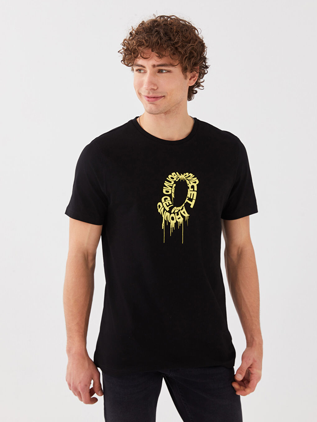 Siyah Bisiklet Yaka Kısa Kollu Baskılı Penye Erkek Tişört-1