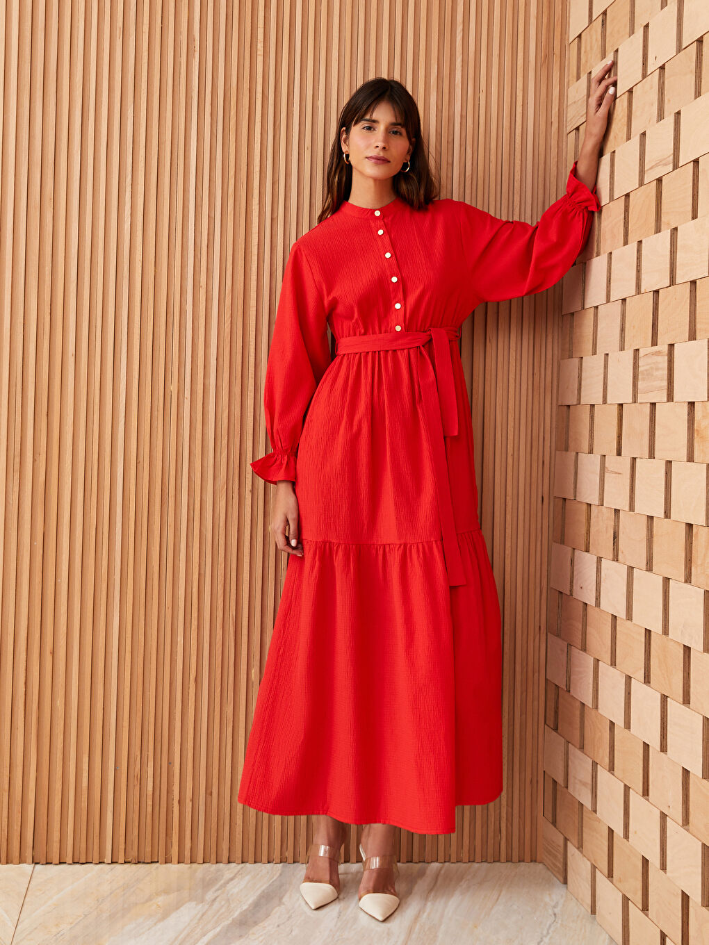 Сүйкімді аққұба қыздан ыстық стриптиз Жастардың жалаңаш писькилері бар порно