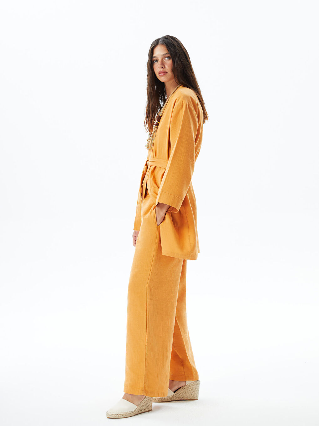 Pantalon pour Femmes en Mousseline à Taille Élastiquée et Coupe Ample