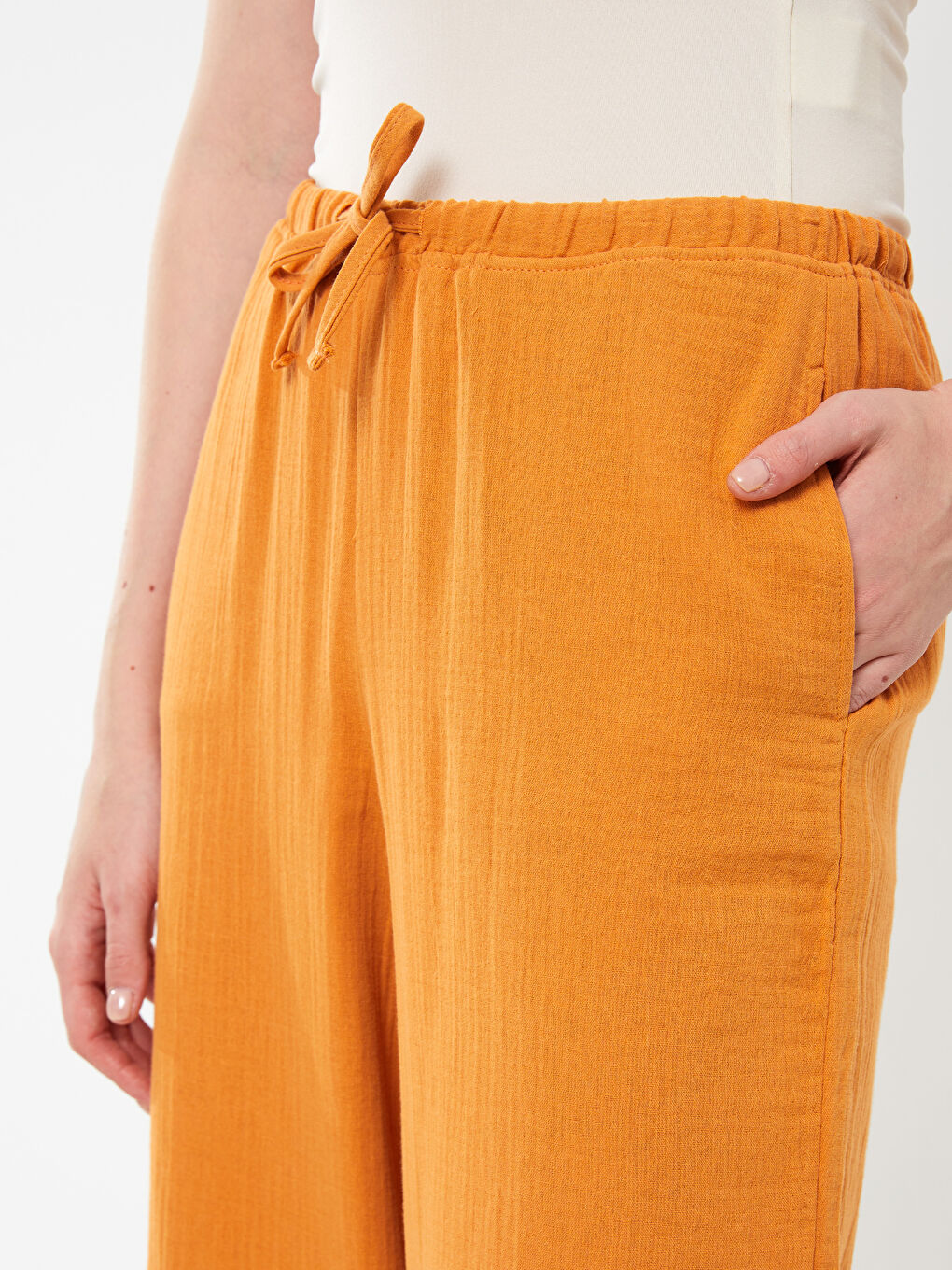 Pantalon pour Femmes en Mousseline à Taille Élastiquée et Coupe Ample-4