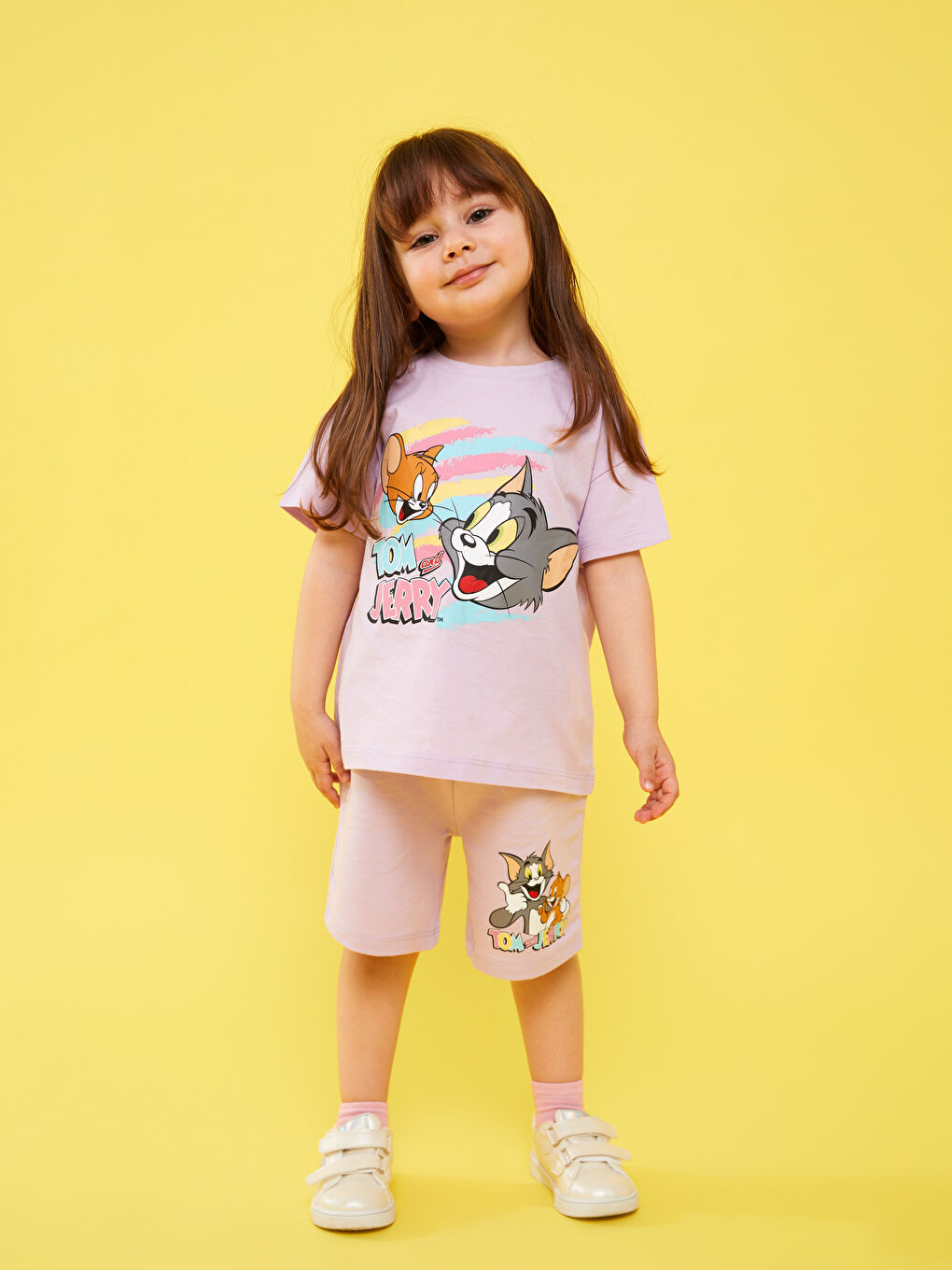Lila Bisiklet Yaka Kısa Kollu Tom ve Jerry Baskılı Kız Bebek Tişört ve Şort 2'li Takım