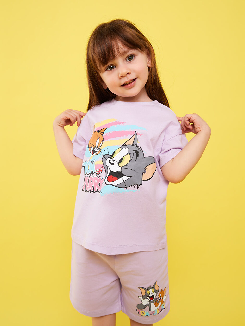 Lila Bisiklet Yaka Kısa Kollu Tom ve Jerry Baskılı Kız Bebek Tişört ve Şort 2'li Takım-1
