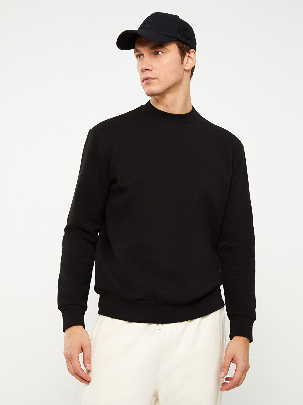 Siyah Dik Yaka Erkek Sweatshirt