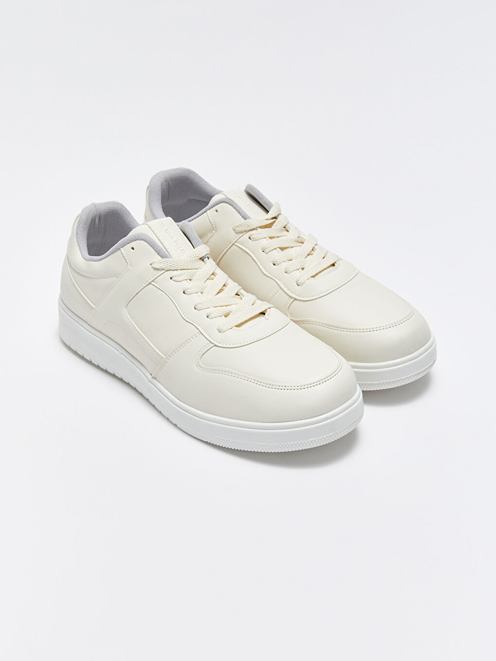 Bej Deri Görünümlü Bağcıklı Erkek Spor Ayakkabı