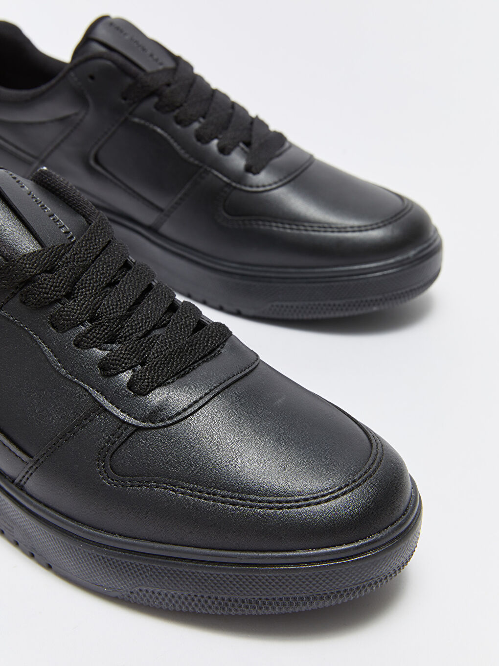 Siyah Deri Görünümlü Bağcıklı Erkek Spor Ayakkabı-2