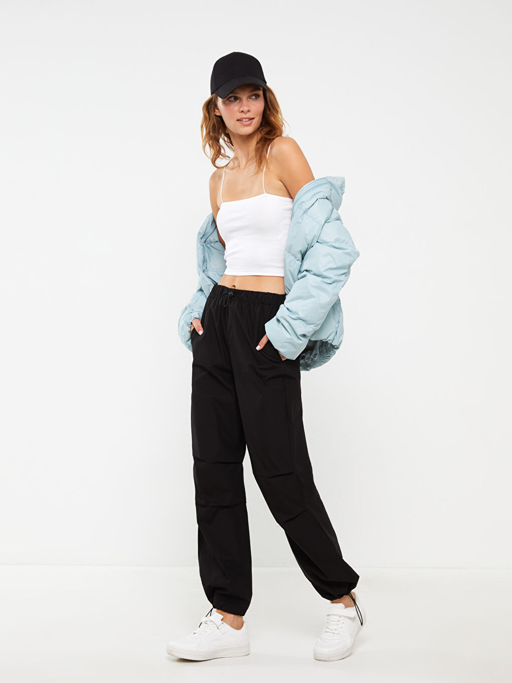 Siyah Kadın Beli Lastikli Düz Paraşüt Pantolon-1