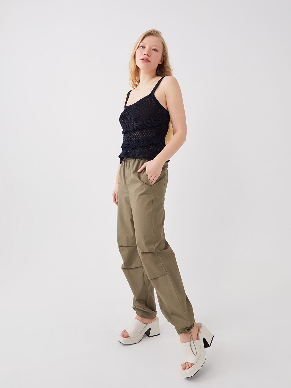 LCW Vision Women's Elasticated Waist Plain Parachute Trousers -S3GL90Z8-S5T