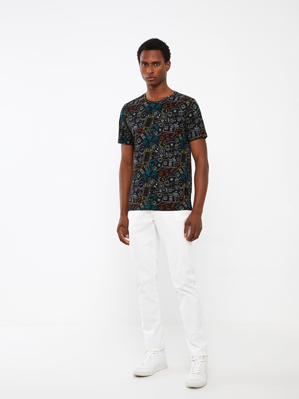 Crew Neck Short Sleeve Smiley World Printed Jersey Men's T-Shirt-1