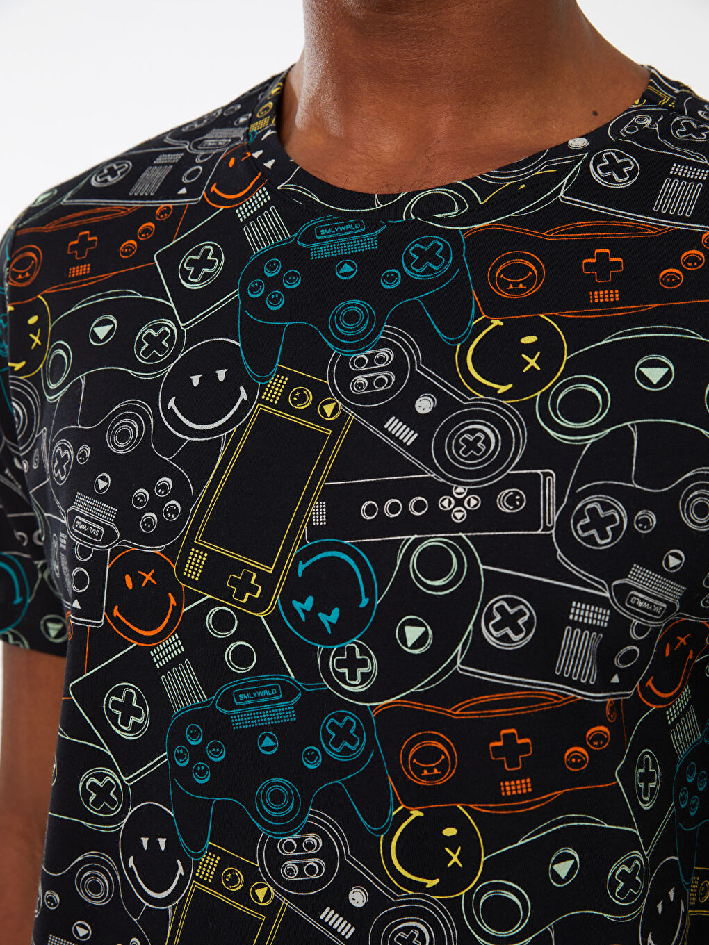 Crew Neck Short Sleeve Smiley World Printed Jersey Men's T-Shirt-2