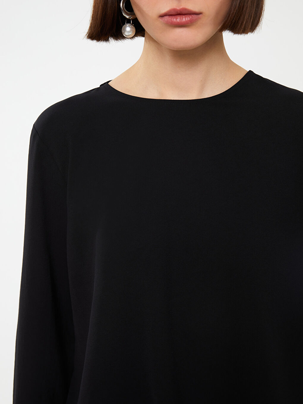 Siyah Bisiklet Yaka Düz Uzun Kollu Kadın Bluz-3