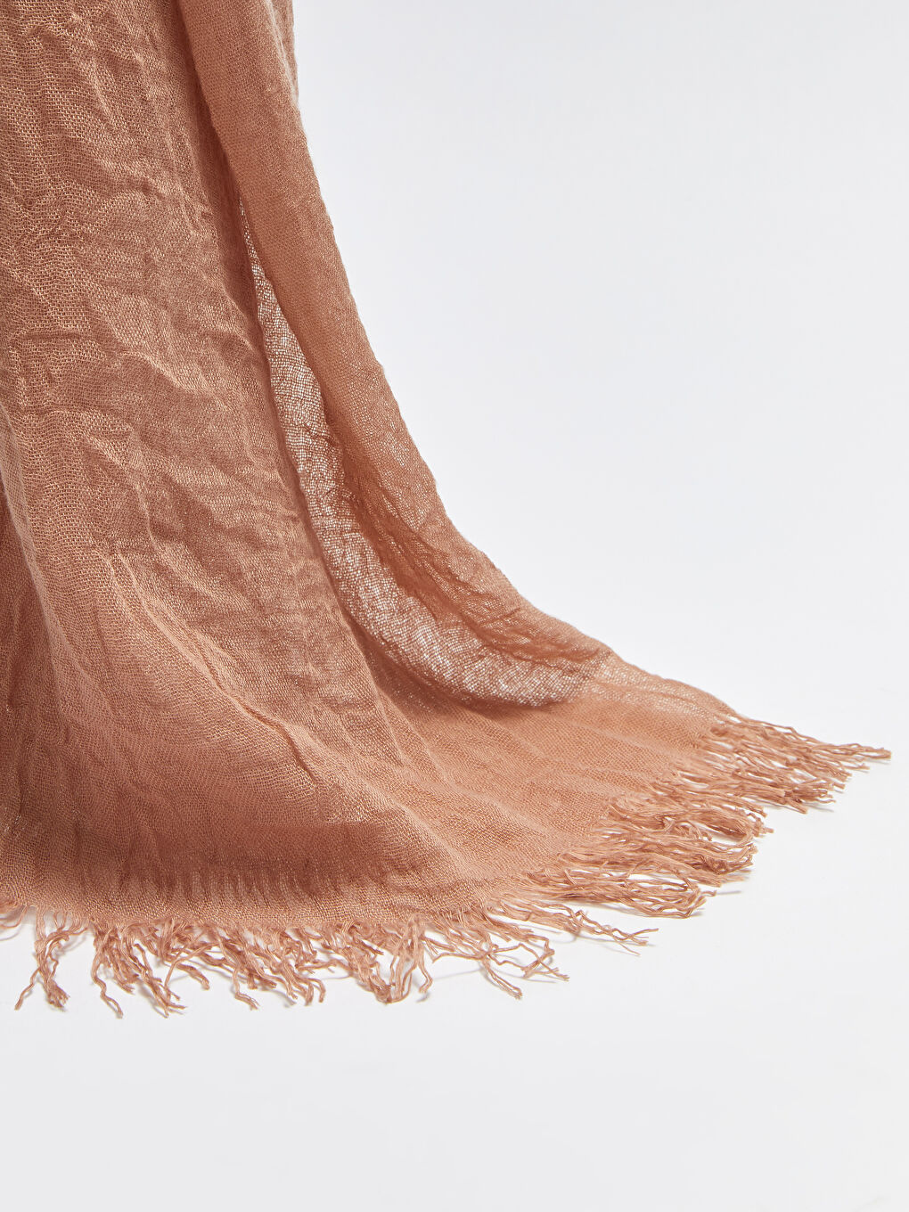 وشاح كريب للسيدات بتفاصيل شراشيب