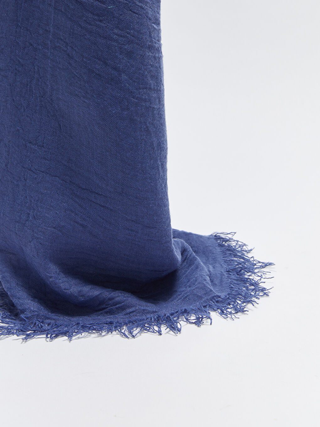 Châle en crêpe avec détails à pompons pour Femmes