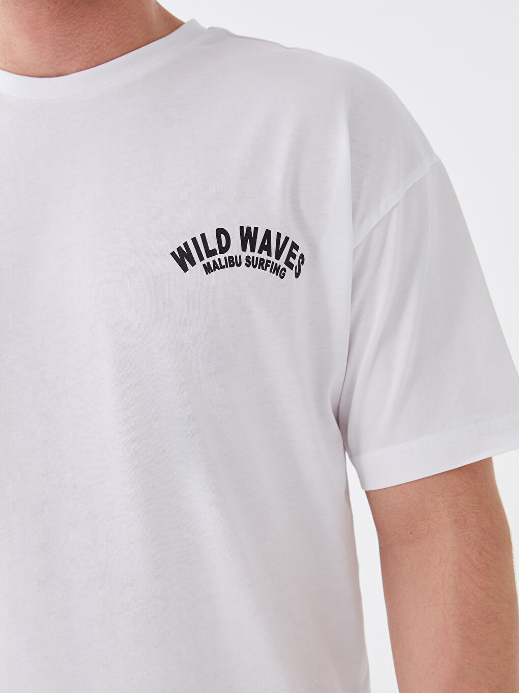 Beyaz Bisiklet Yaka Kısa Kollu Baskılı Penye Erkek Tişört-2