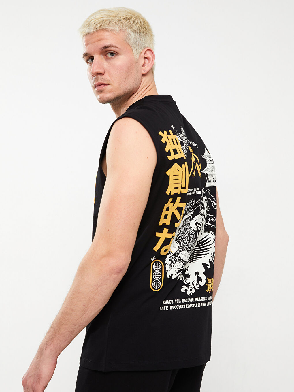 Siyah Bisiklet Yaka Baskılı Erkek Kolsuz Tişört