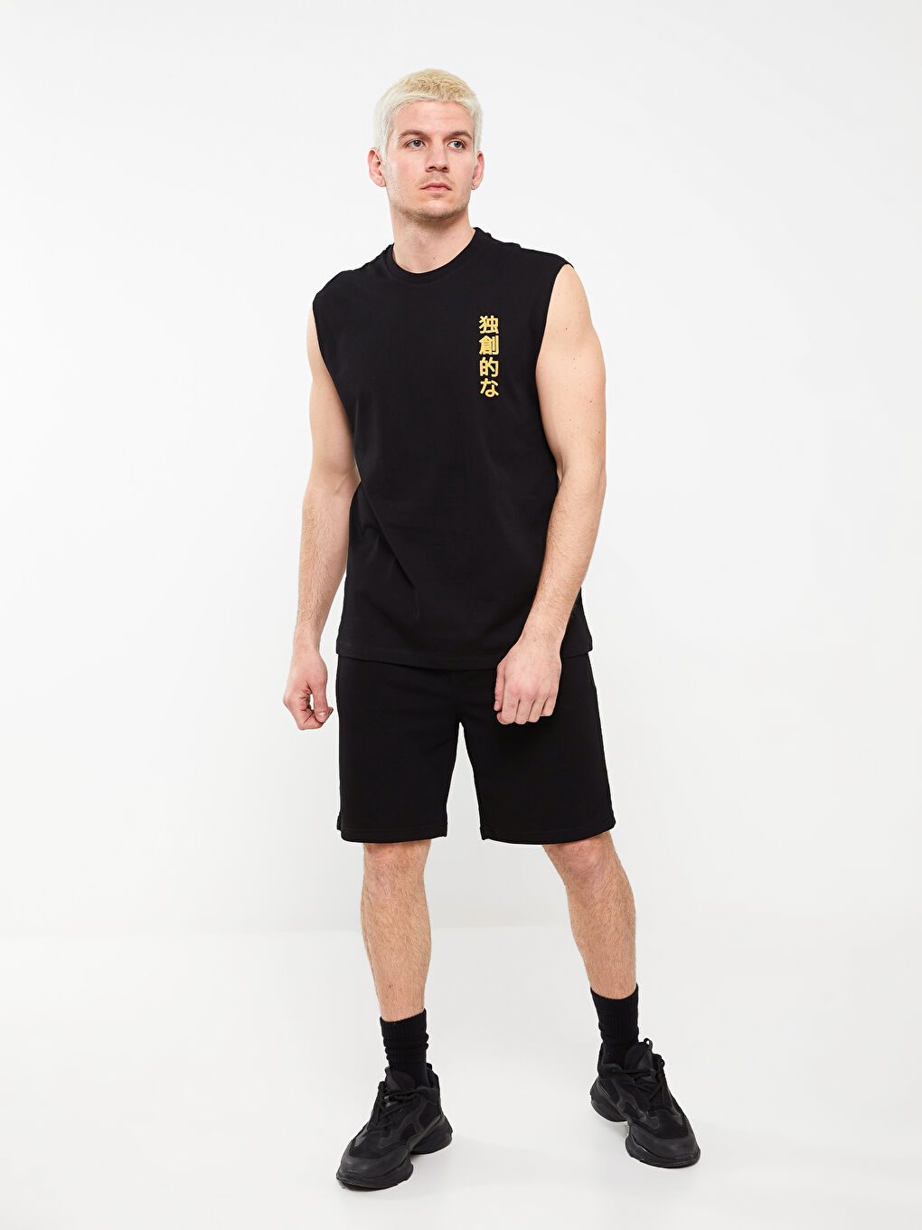 Siyah Bisiklet Yaka Baskılı Erkek Kolsuz Tişört-2