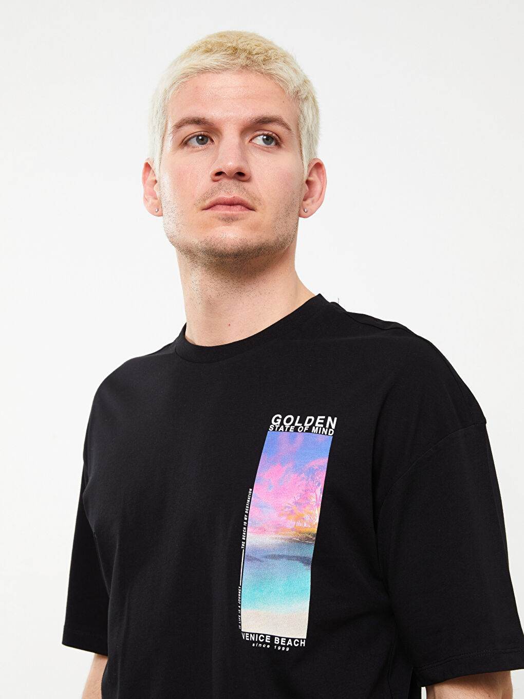 Siyah Bisiklet Yaka Kısa Kollu Baskılı Penye Erkek Tişört-1